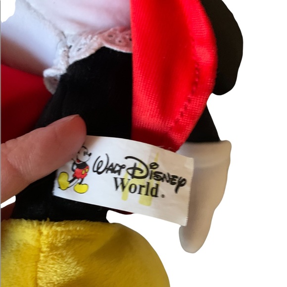 Minnie Mouse with Figaro in a basket Plush - Picture 2 of 3